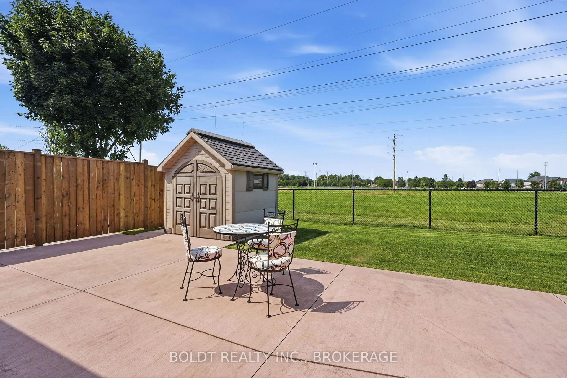 Photo 45 of 9 Nicholas Drive, St. Catharines, Rykert/Vansickle — HOMEH