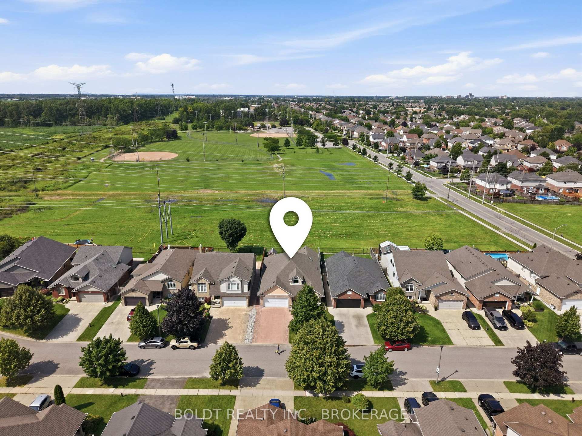Photo 48 of 9 Nicholas Drive, St. Catharines, Rykert/Vansickle — HOMEH