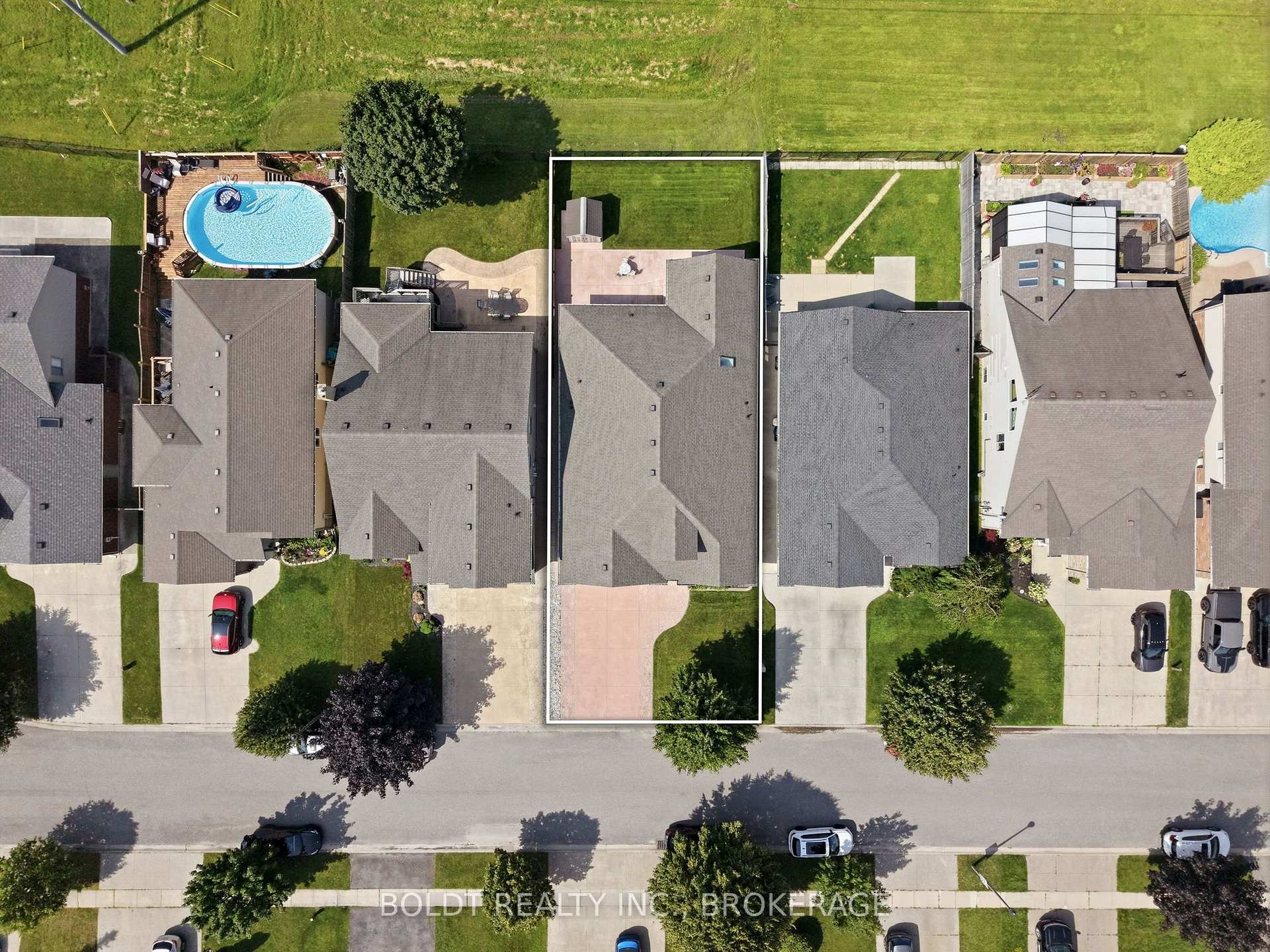 Photo 49 of 9 Nicholas Drive, St. Catharines, Rykert/Vansickle — HOMEH