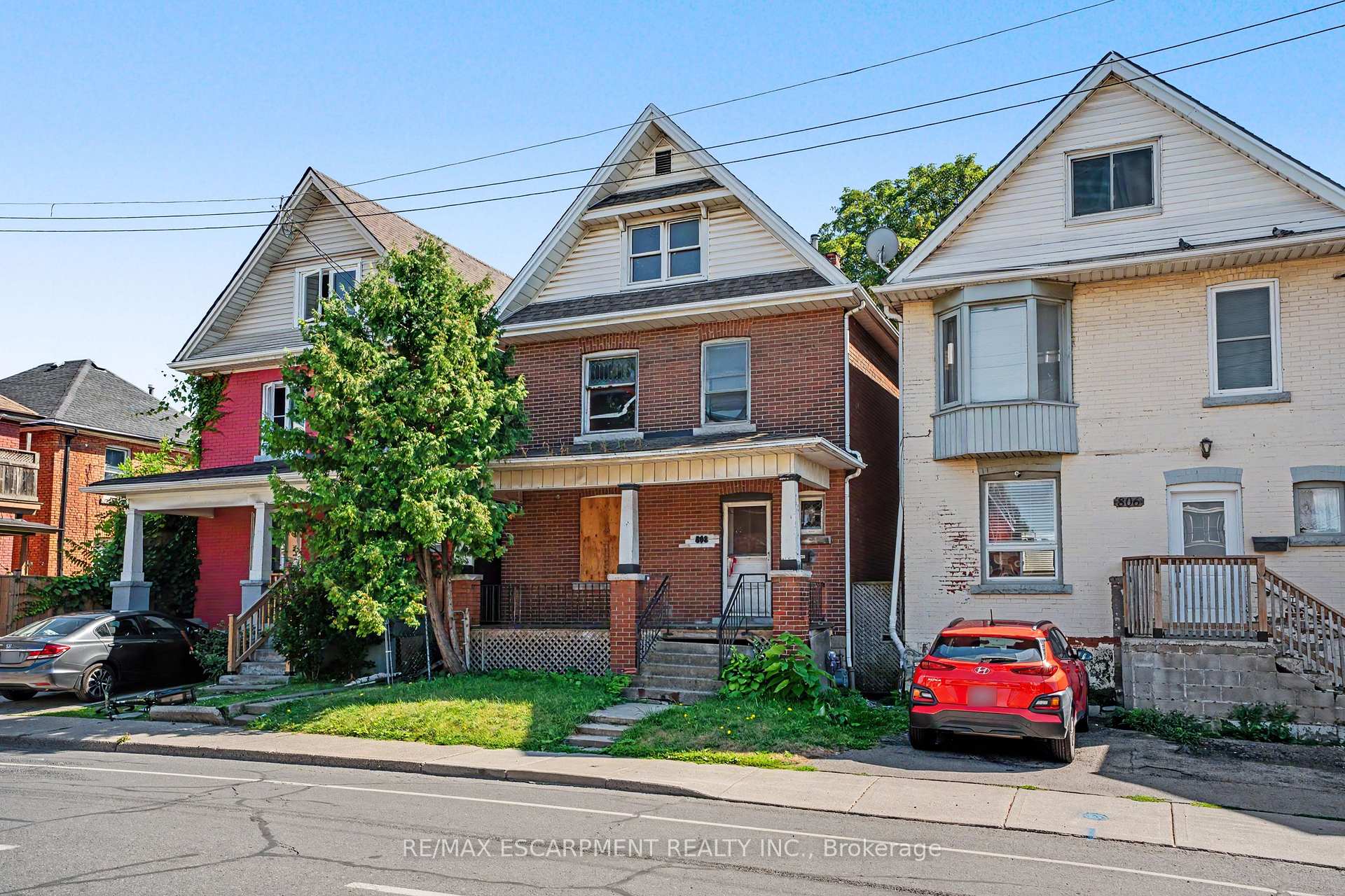 Photo 2 of 808 Cannon Street E, Hamilton, Stipley — HOMEH
