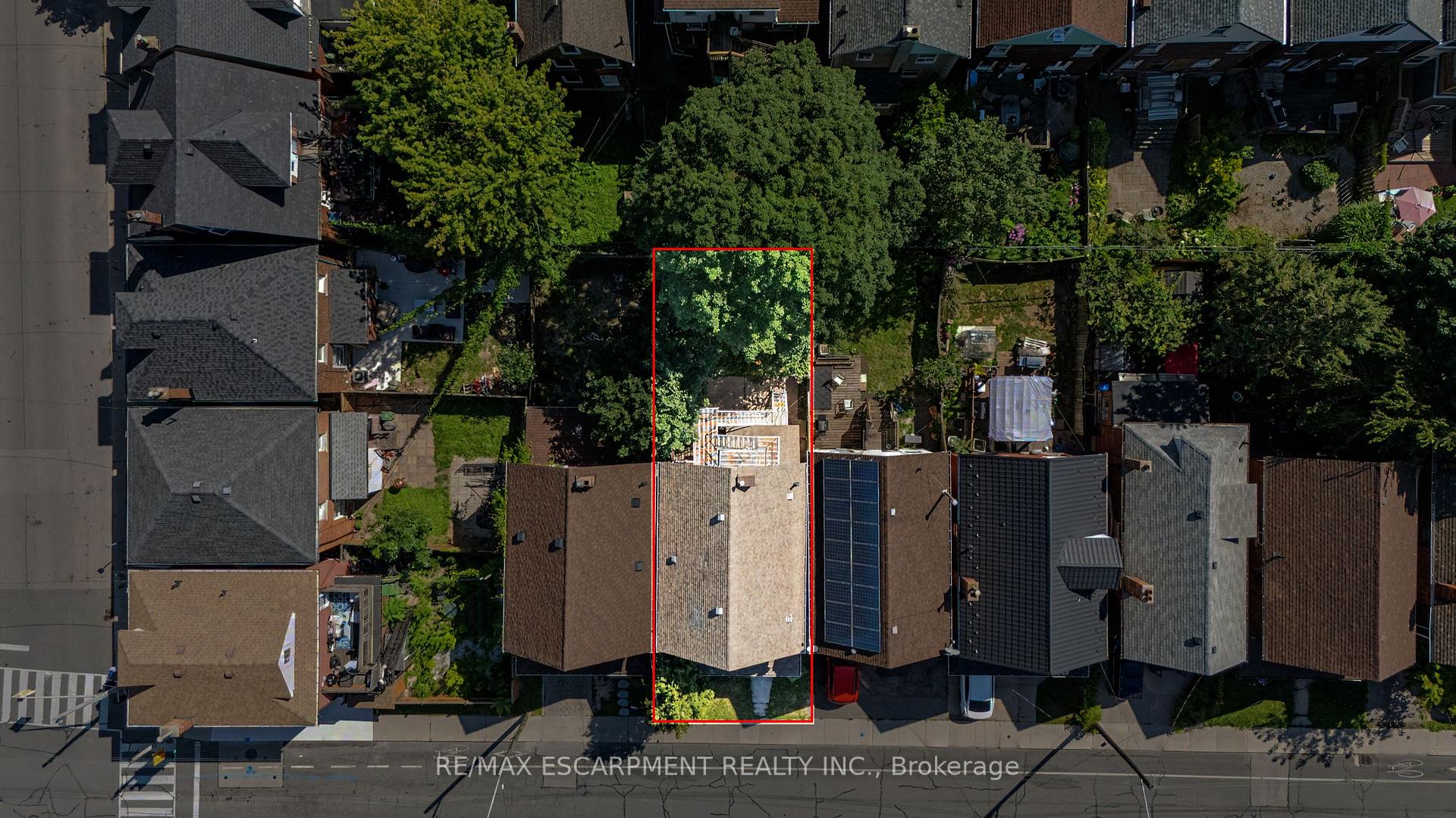 Photo 14 of 808 Cannon Street E, Hamilton, Stipley — HOMEH