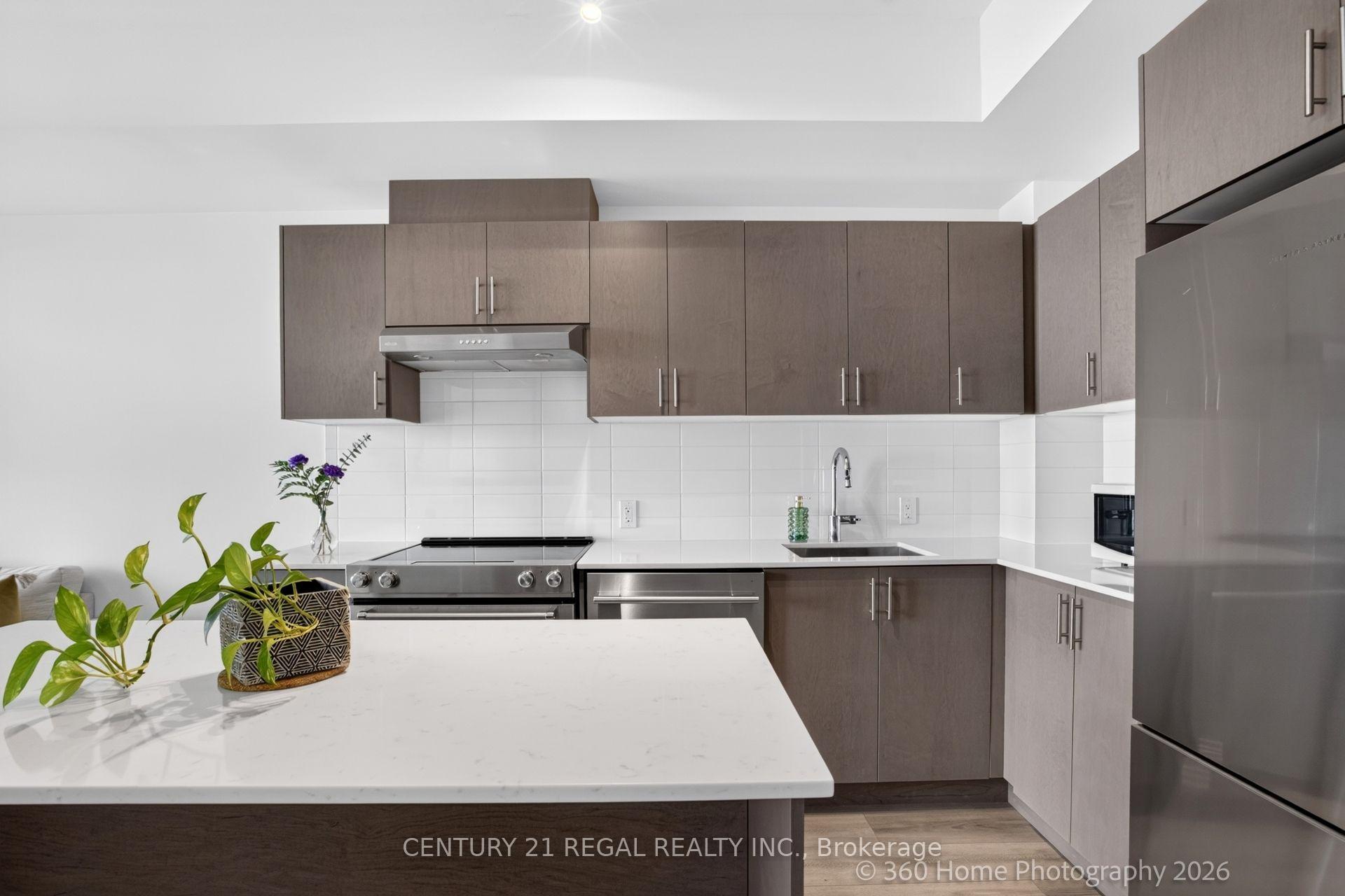 Photo 4 of Unit 912, 27 Korda Gate, Vaughan, Vellore Village — HOMEH
