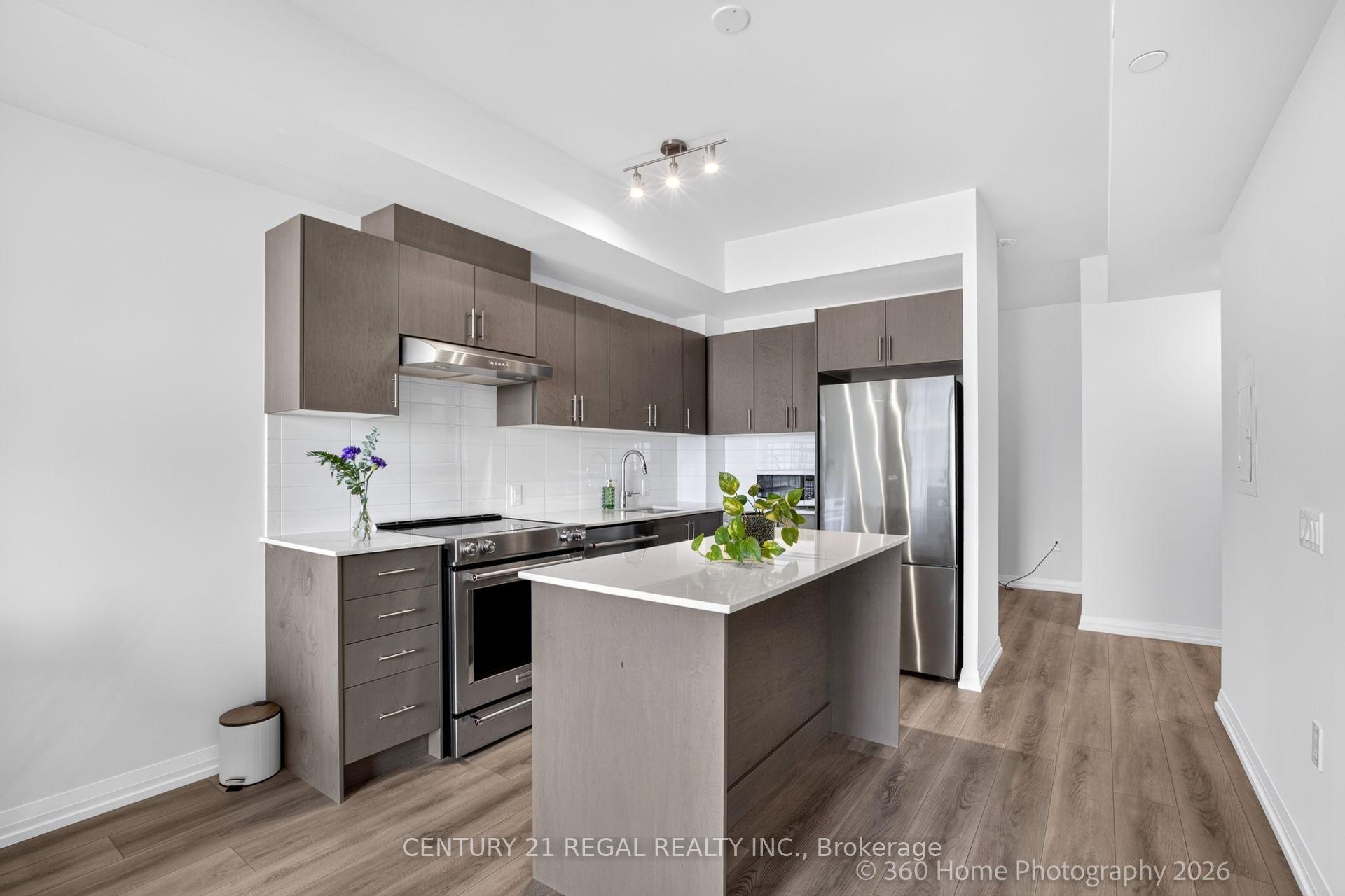 Photo 6 of Unit 912, 27 Korda Gate, Vaughan, Vellore Village — HOMEH