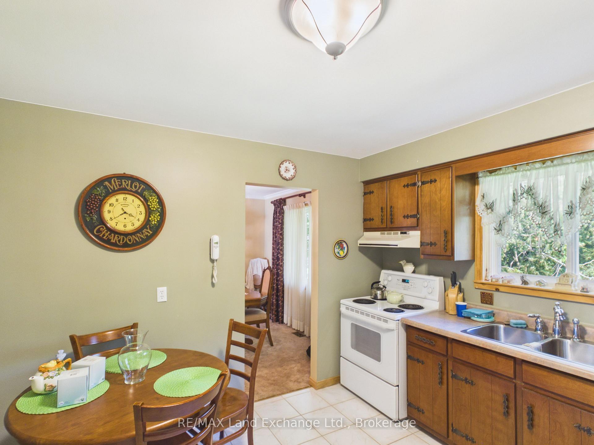 Photo 8 of 37 Albert Road, Kincardine — HOMEH