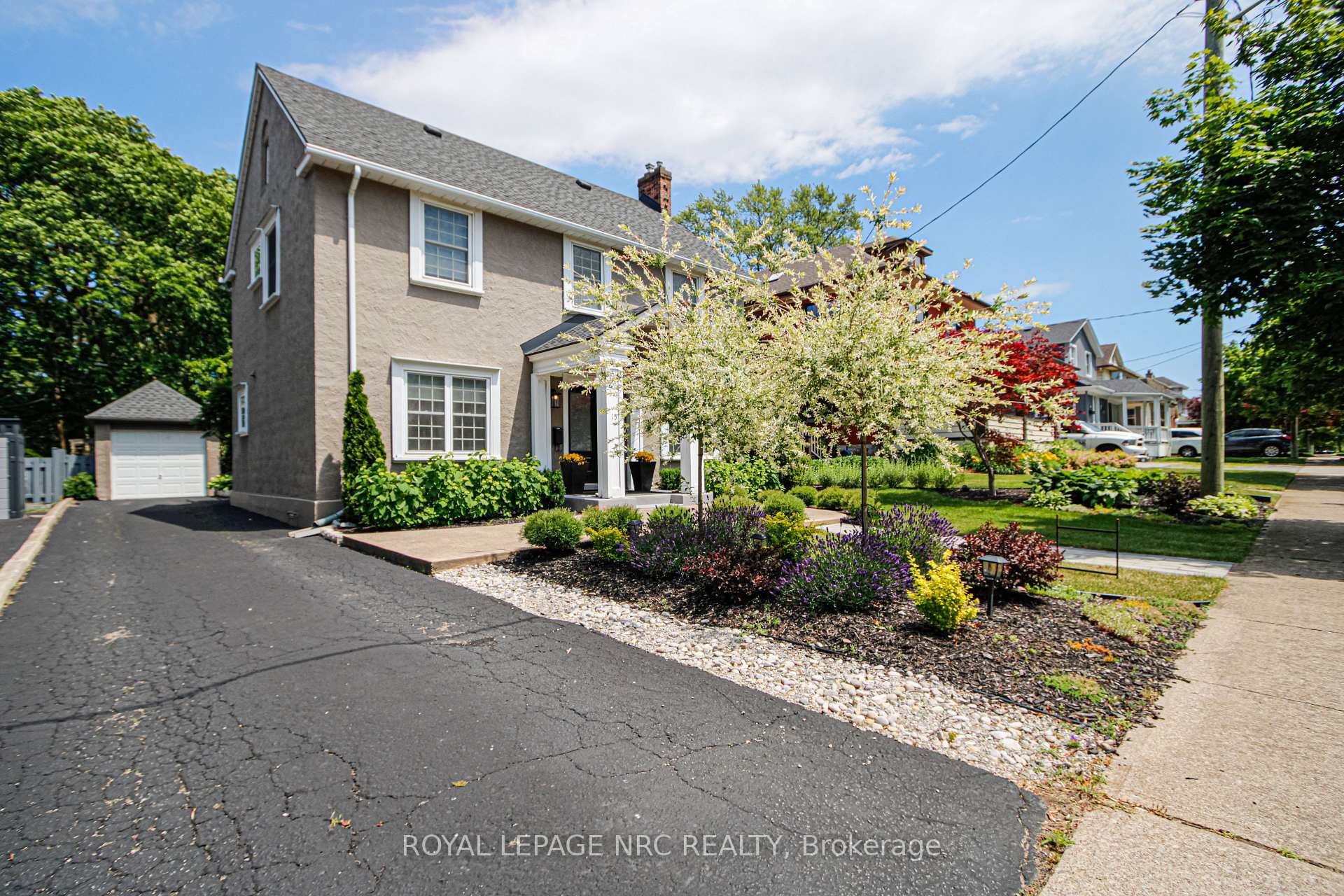 Photo 3 of 15 South Drive, St. Catharines, Old Glenridge — HOMEH