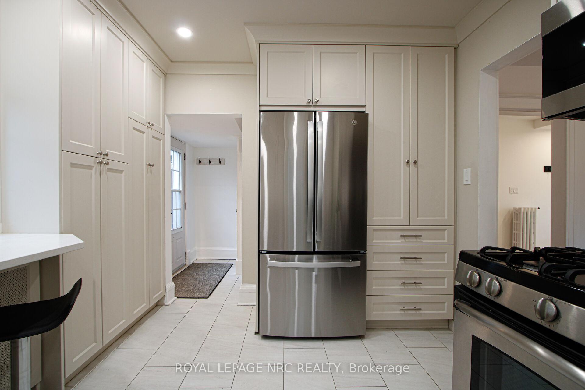 Photo 11 of 15 South Drive, St. Catharines, Old Glenridge — HOMEH