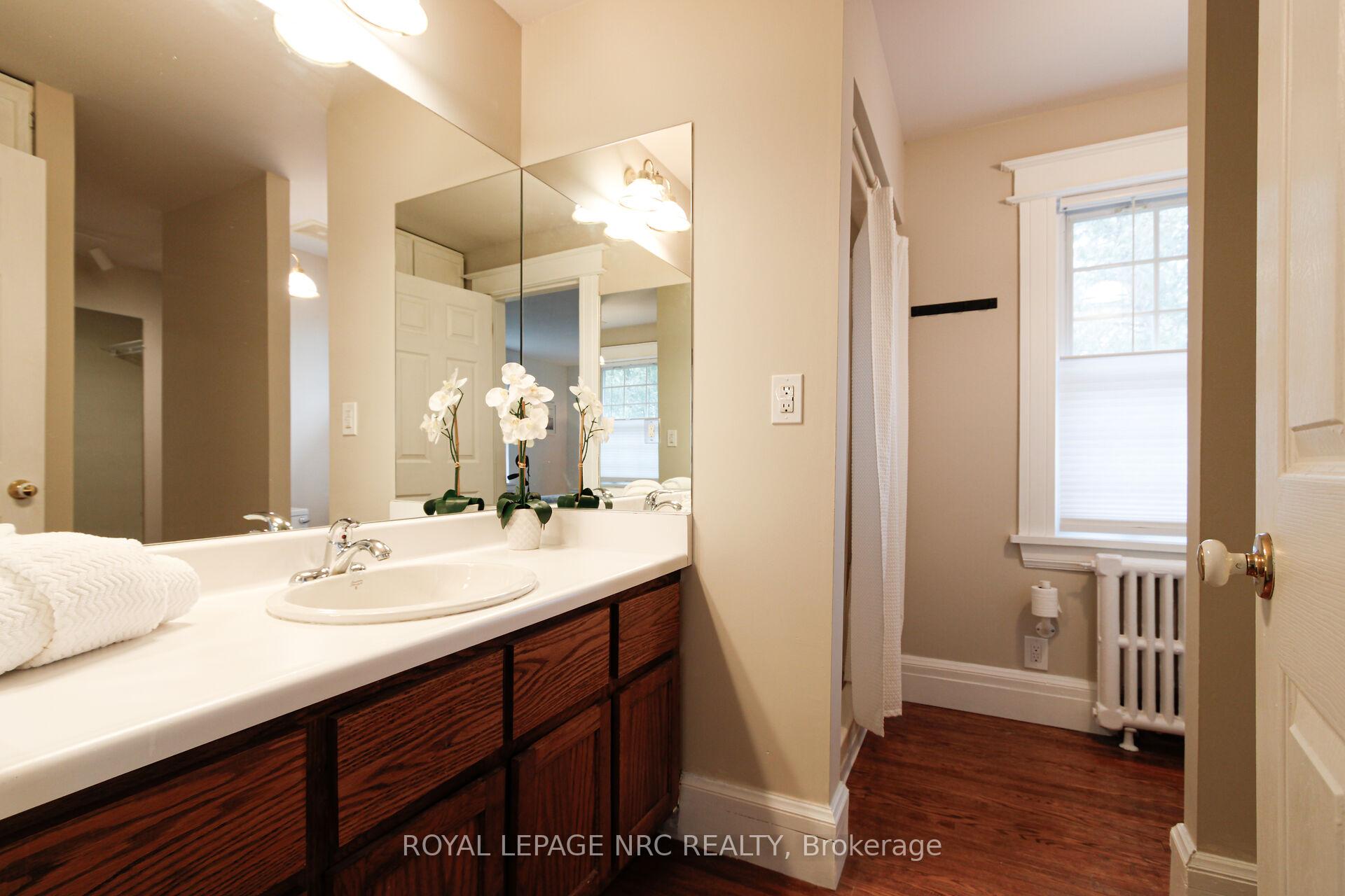 Photo 23 of 15 South Drive, St. Catharines, Old Glenridge — HOMEH
