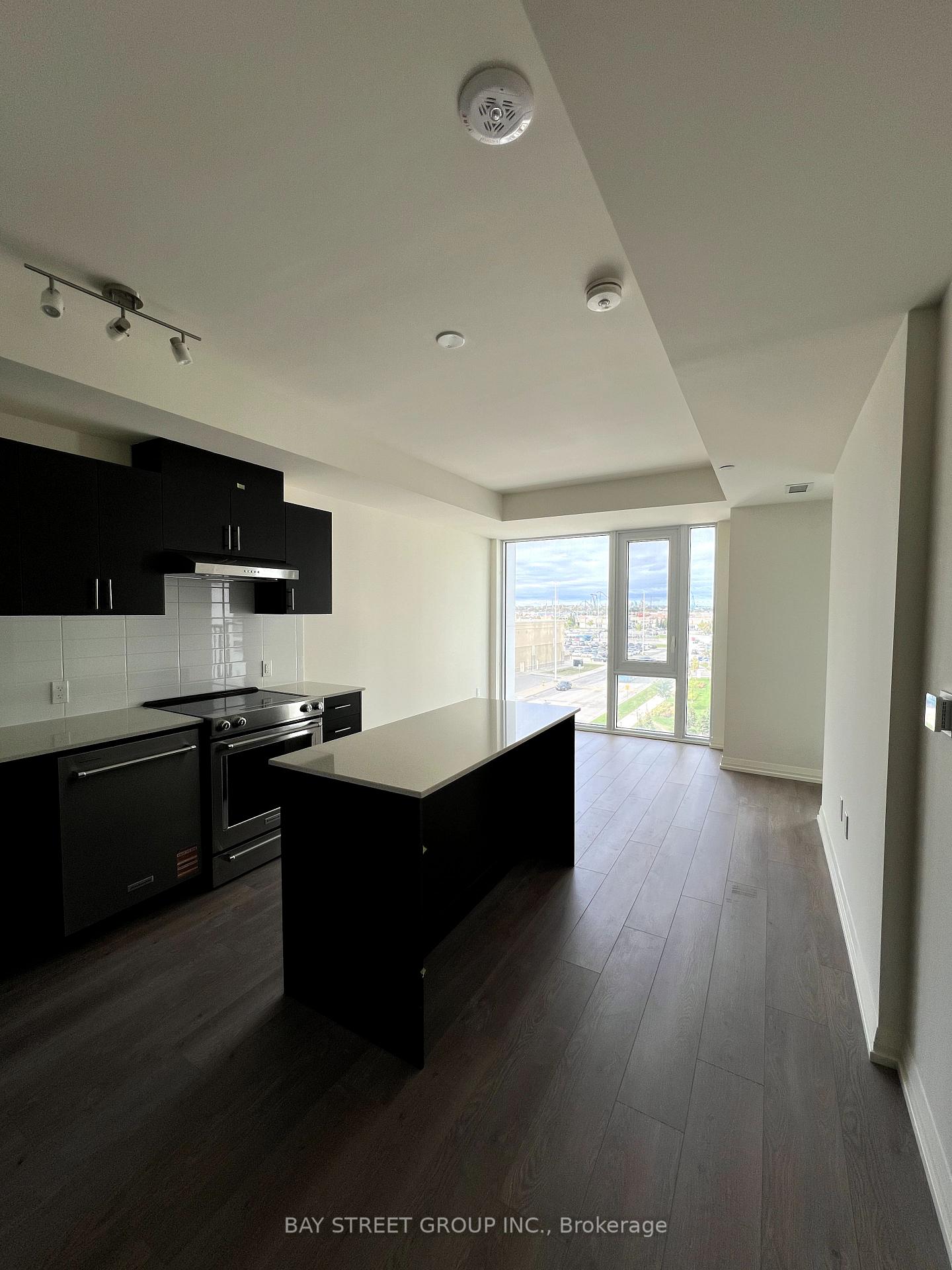 Photo 3 of Unit 418, 27 Korda Gate, Vaughan, Vellore Village — HOMEH