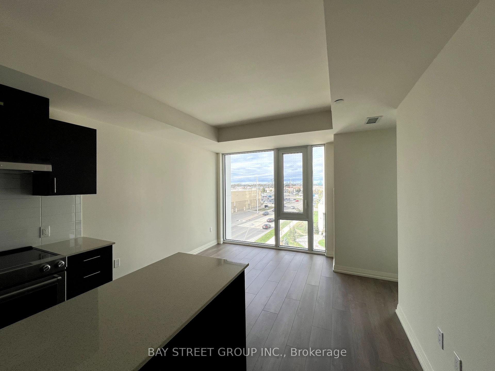 Photo 5 of Unit 418, 27 Korda Gate, Vaughan, Vellore Village — HOMEH