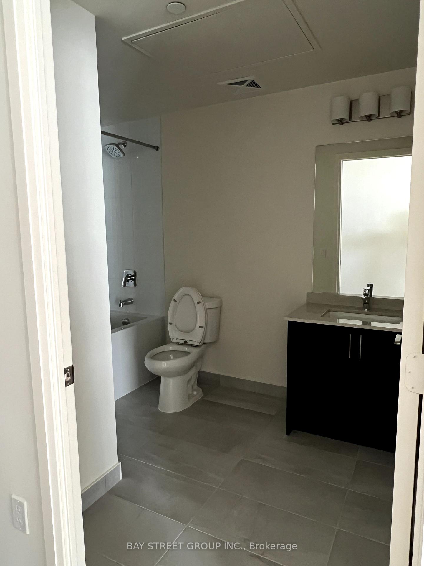 Photo 7 of Unit 418, 27 Korda Gate, Vaughan, Vellore Village — HOMEH