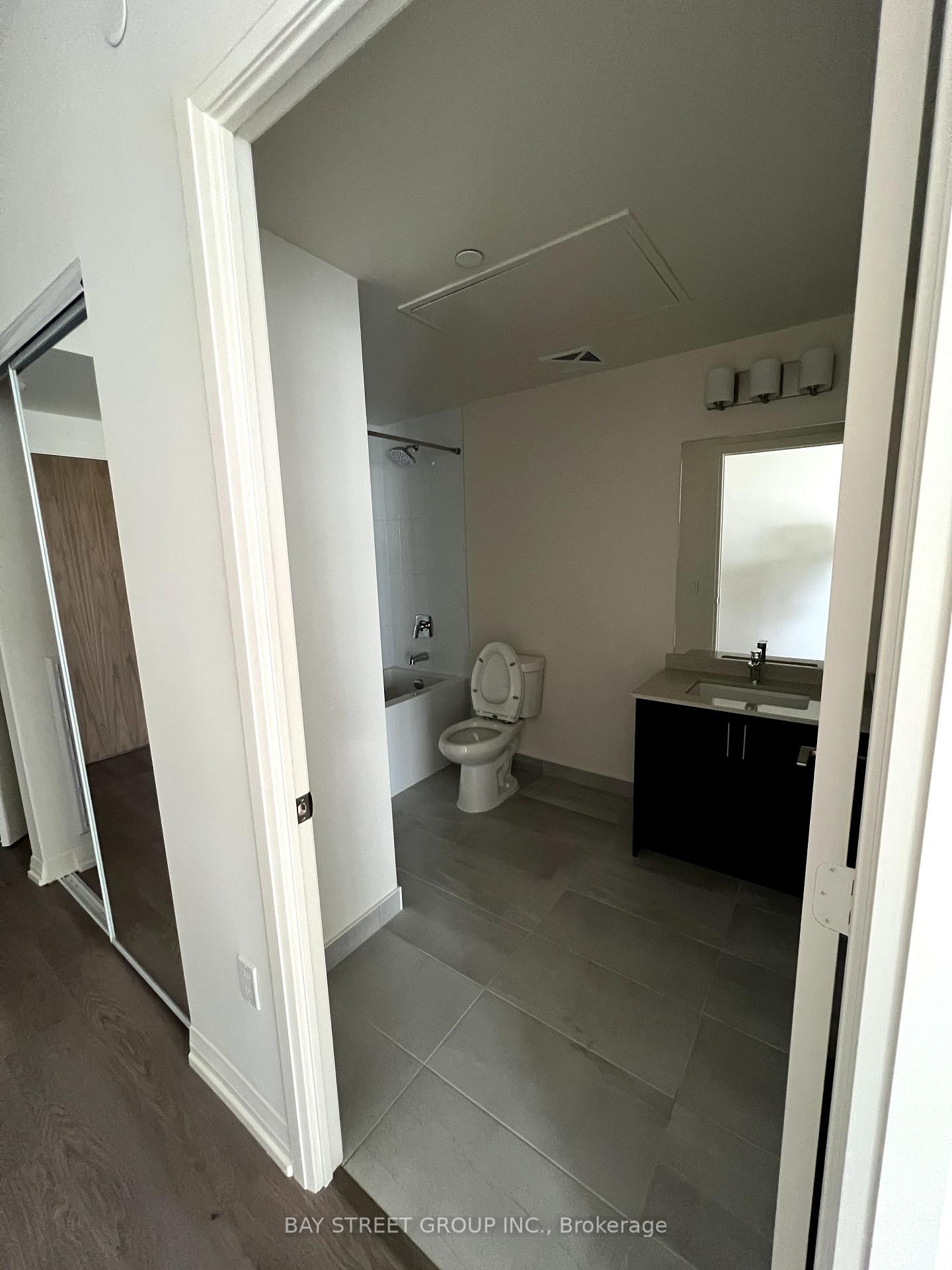 Photo 9 of Unit 418, 27 Korda Gate, Vaughan, Vellore Village — HOMEH