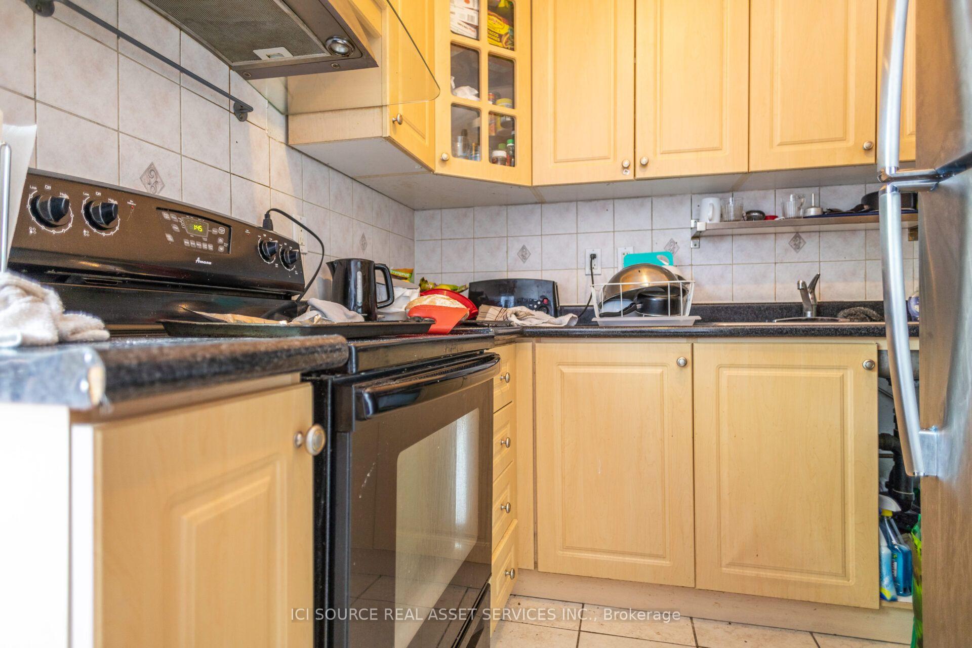 Photo 4 of Unit 2, 693 Euclid Avenue, Toronto, Palmerston-Little Italy — HOMEH