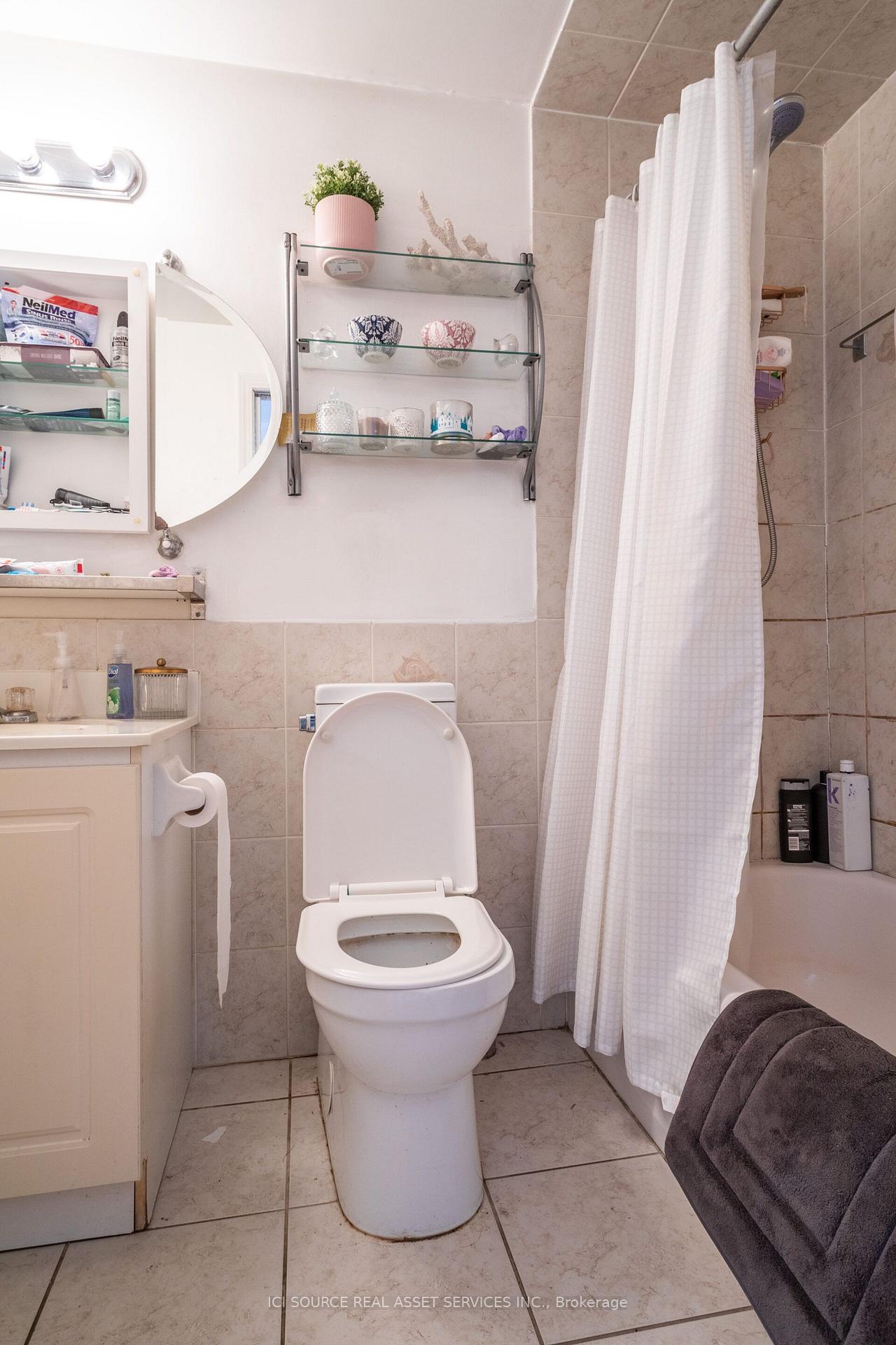 Photo 11 of Unit 2, 693 Euclid Avenue, Toronto, Palmerston-Little Italy — HOMEH