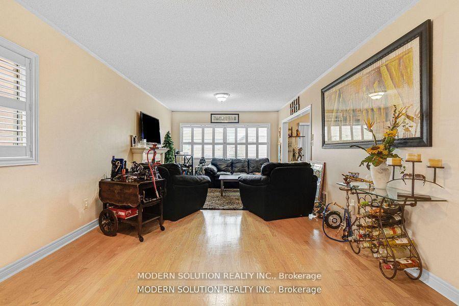 Photo 8 of 552 Wildgrass Road, Mississauga, Cooksville — HOMEH