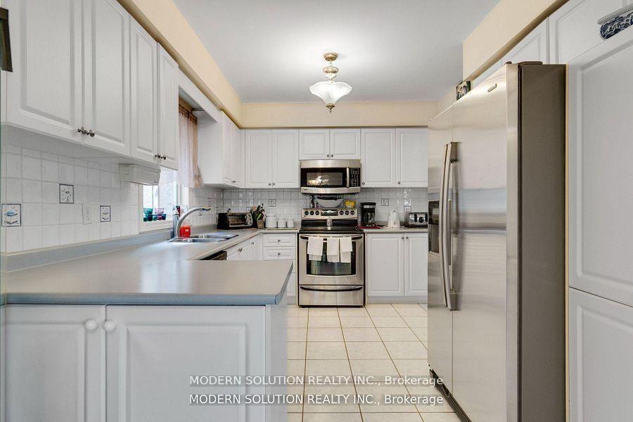 Photo 9 of 552 Wildgrass Road, Mississauga, Cooksville — HOMEH