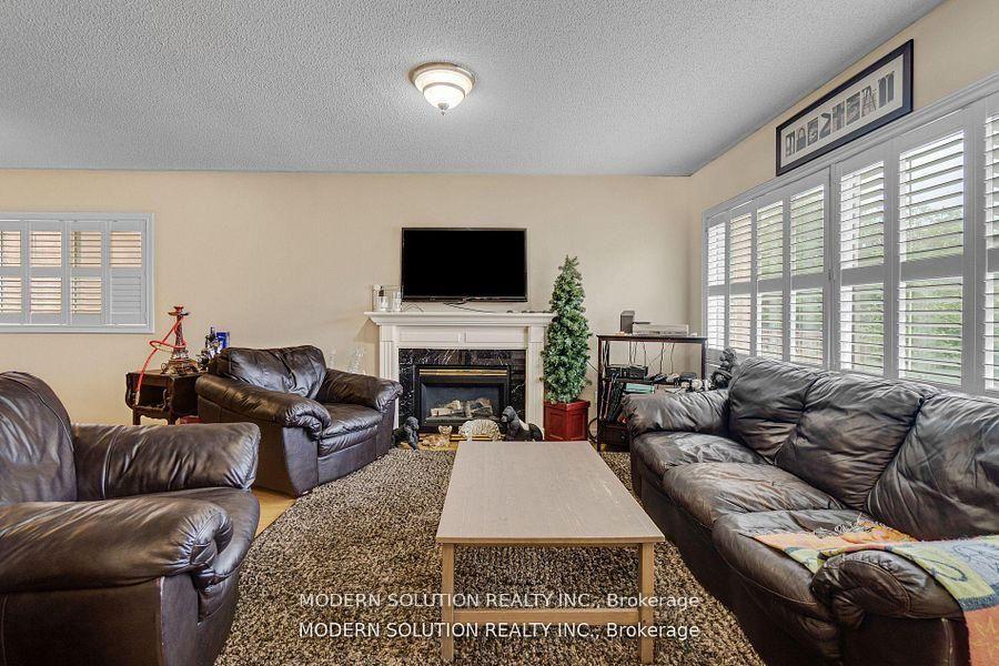 Photo 11 of 552 Wildgrass Road, Mississauga, Cooksville — HOMEH