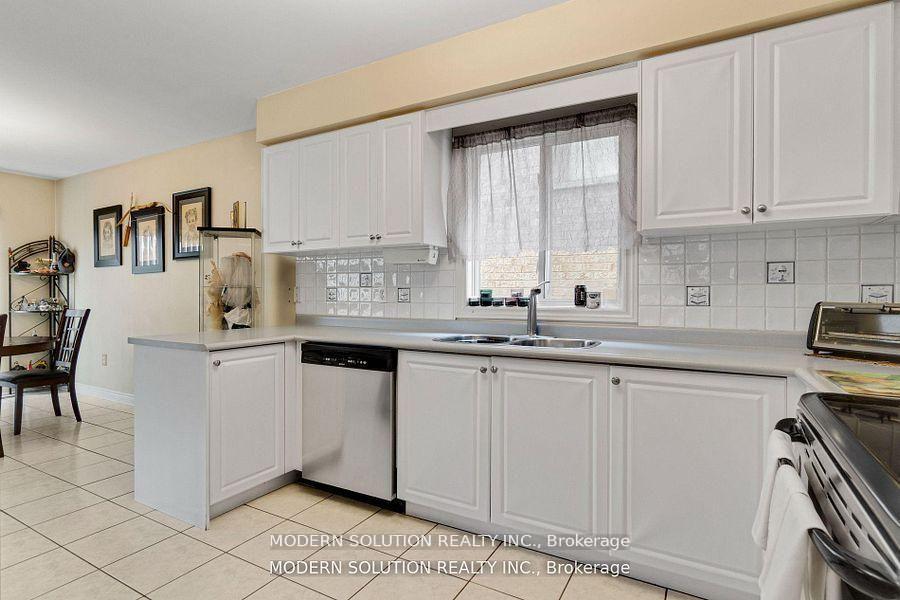 Photo 17 of 552 Wildgrass Road, Mississauga, Cooksville — HOMEH