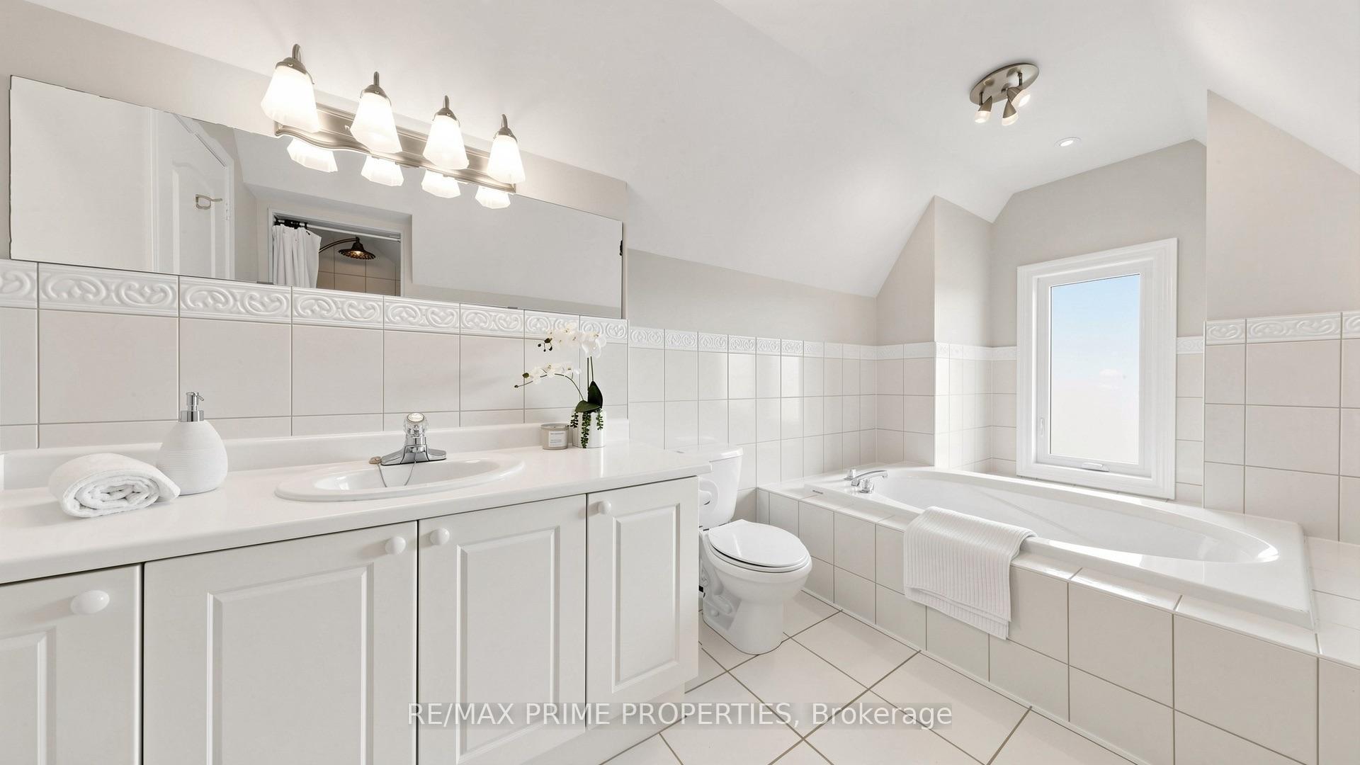 Photo 34 of 105 Settlement Park Avenue, Markham, Cornell — HOMEH
