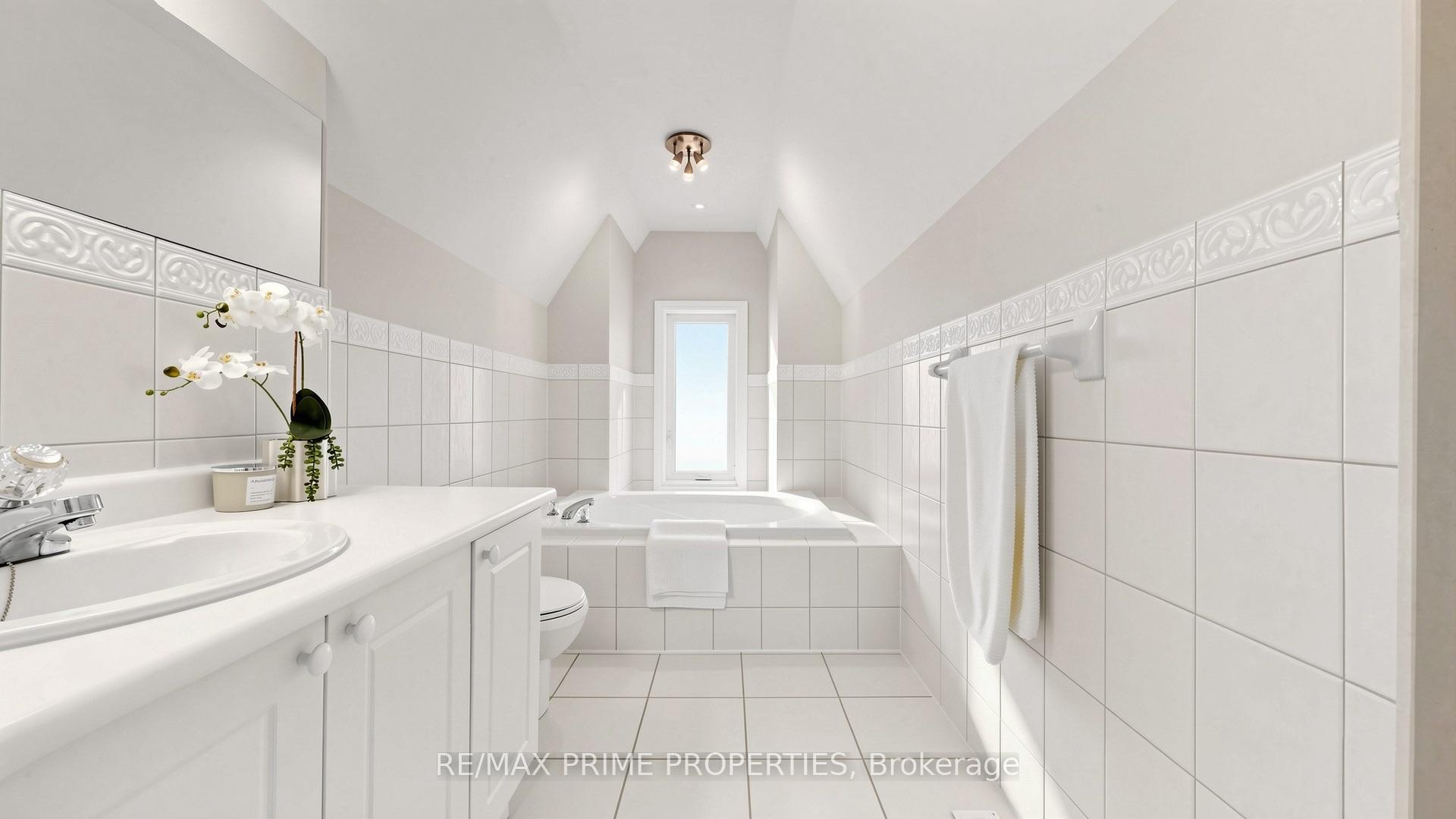 Photo 35 of 105 Settlement Park Avenue, Markham, Cornell — HOMEH