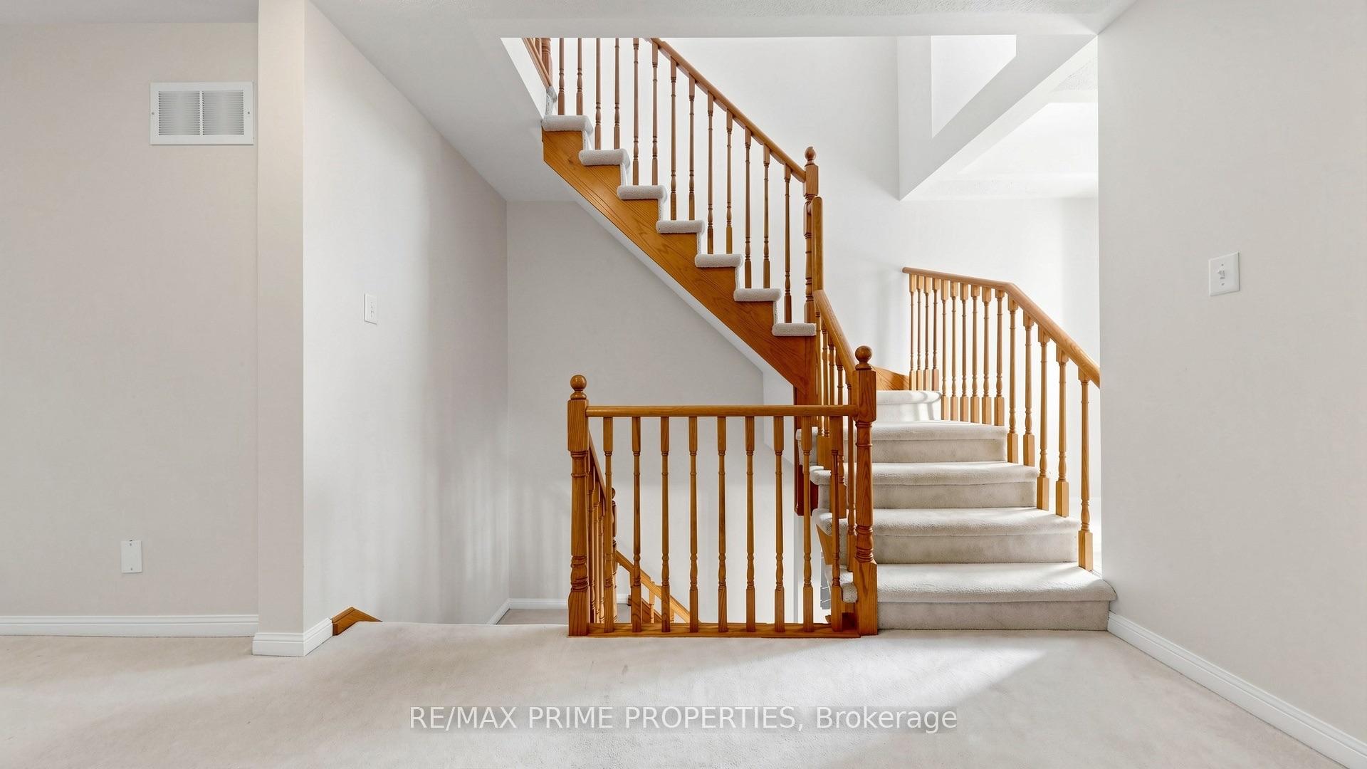 Photo 52 of 105 Settlement Park Avenue, Markham, Cornell — HOMEH
