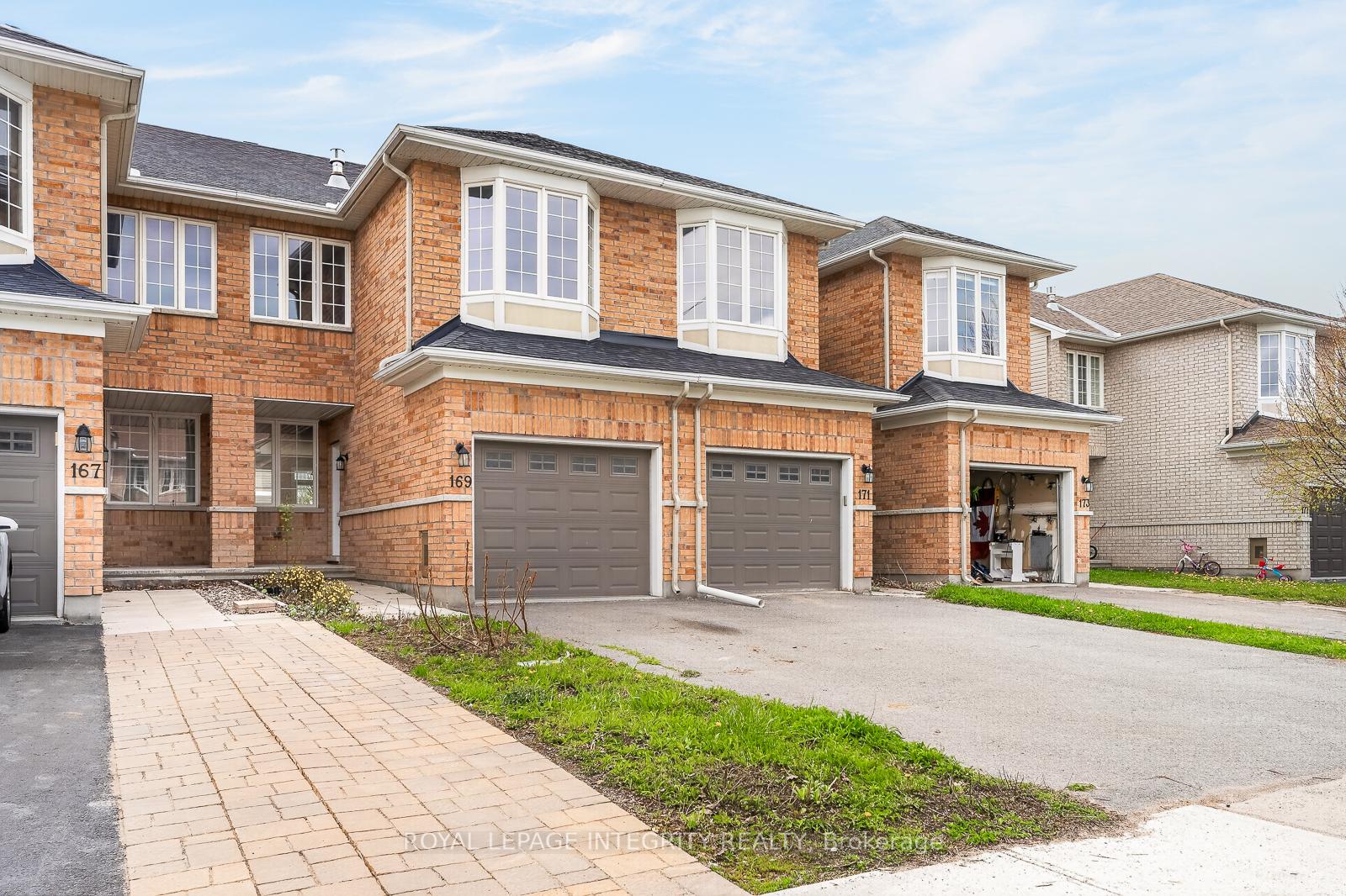 Photo 2 of 169 Desmond Trudeau Drive, McNab/Braeside, Mcnab/Braeside Twps — HOMEH