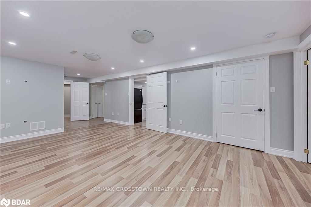 Photo 8 of Unit LOWER, 25 Charlemagne Avenue, Barrie, Innis-Shore — HOMEH