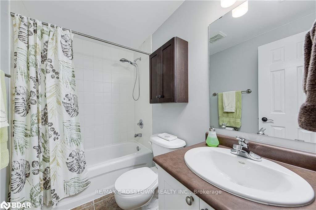 Photo 14 of Unit LOWER, 25 Charlemagne Avenue, Barrie, Innis-Shore — HOMEH