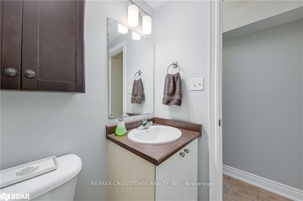 Photo 16 of Unit LOWER, 25 Charlemagne Avenue, Barrie, Innis-Shore — HOMEH