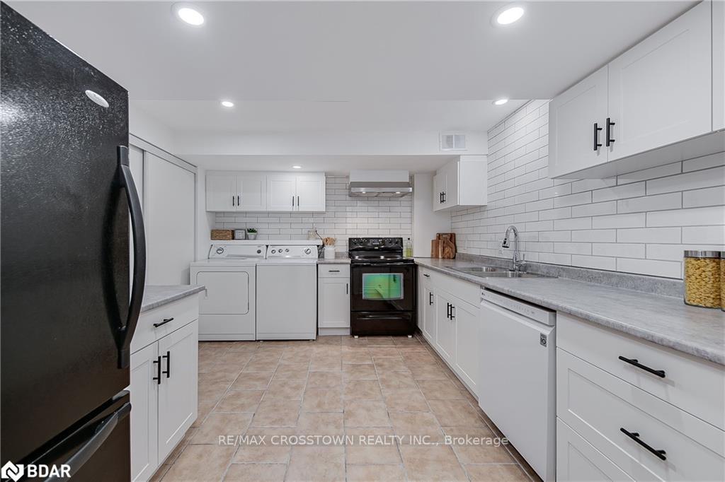 Photo 17 of Unit LOWER, 25 Charlemagne Avenue, Barrie, Innis-Shore — HOMEH
