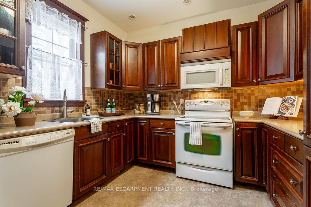 Photo 18 of 270 Beach Boulevard, Hamilton, Hamilton Beach — HOMEH