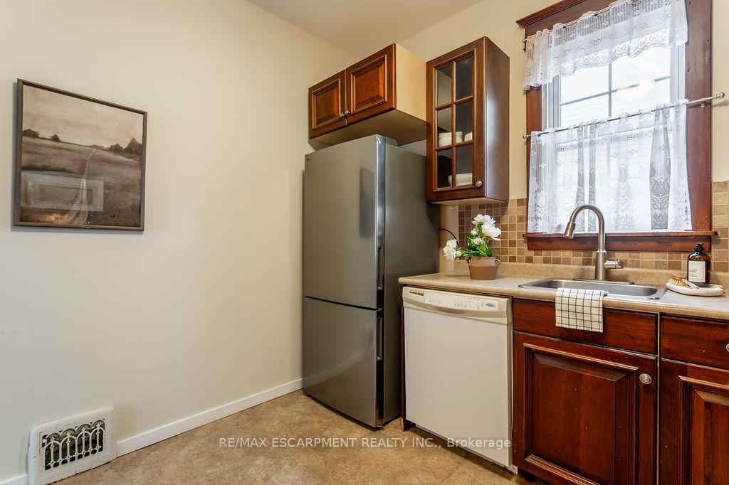 Photo 19 of 270 Beach Boulevard, Hamilton, Hamilton Beach — HOMEH