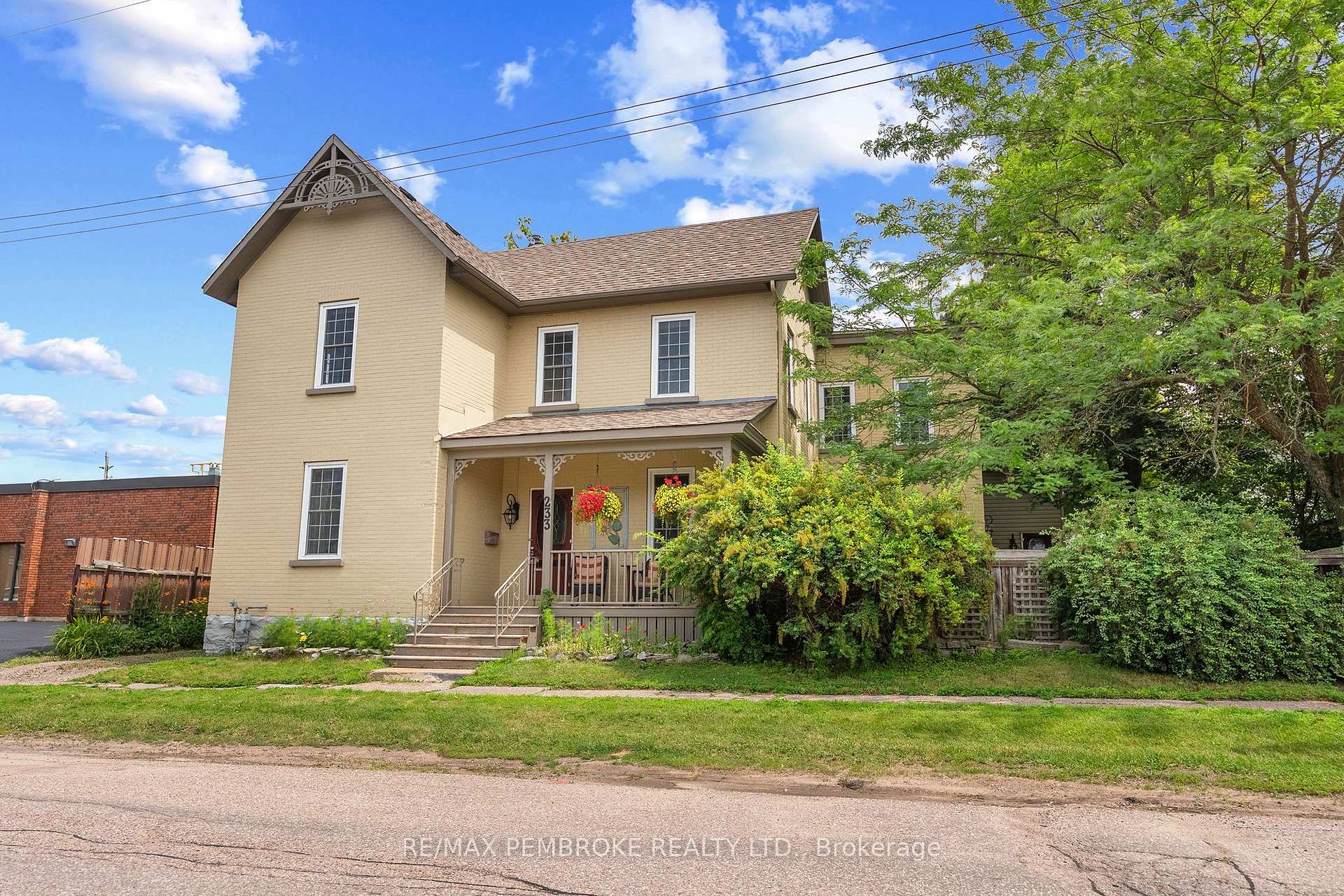 Photo 1 of 233 Catherine Street, Pembroke, Pembroke — HOMEH