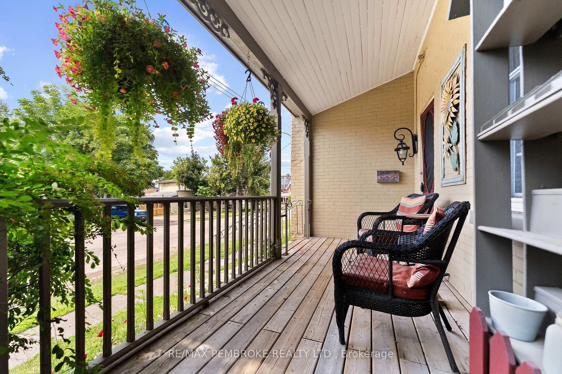 Photo 2 of 233 Catherine Street, Pembroke, Pembroke — HOMEH