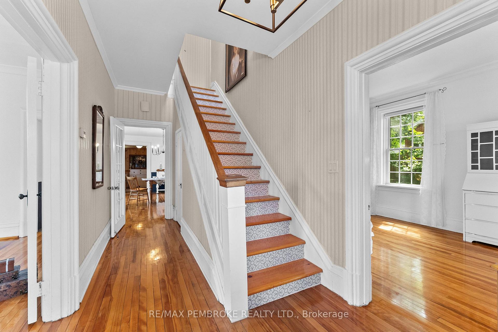 Photo 5 of 233 Catherine Street, Pembroke, Pembroke — HOMEH
