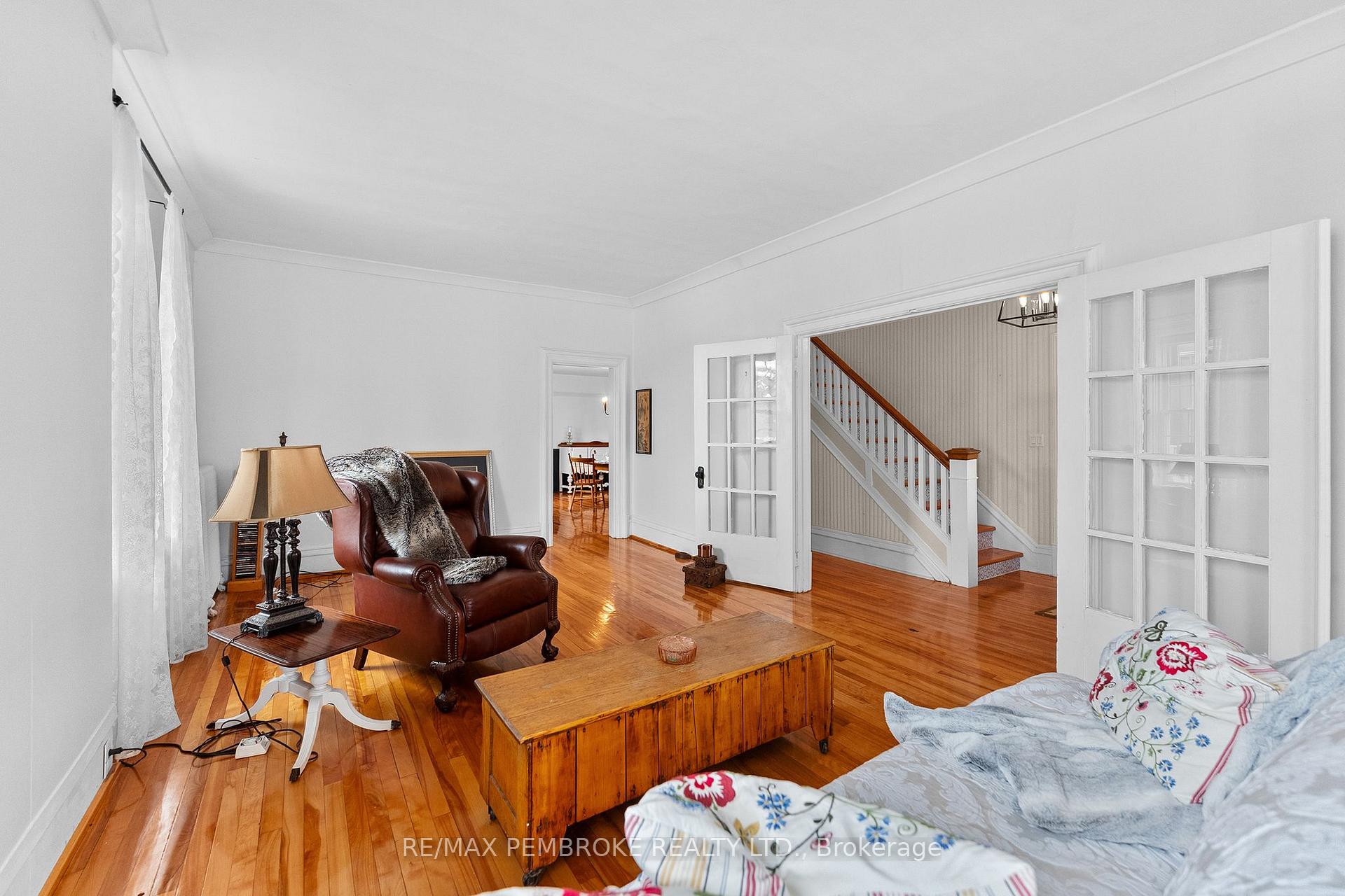 Photo 8 of 233 Catherine Street, Pembroke, Pembroke — HOMEH