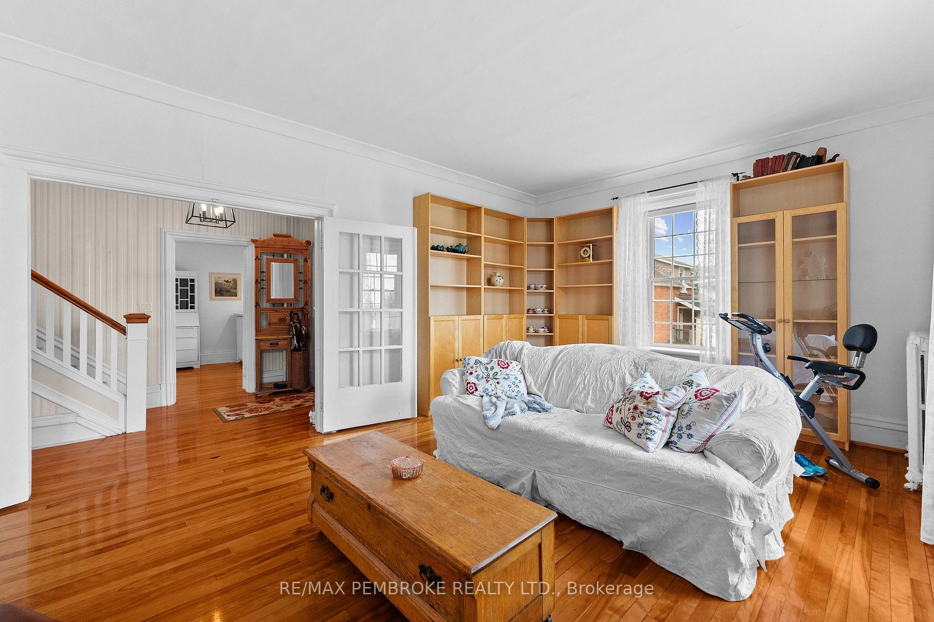 Photo 9 of 233 Catherine Street, Pembroke, Pembroke — HOMEH