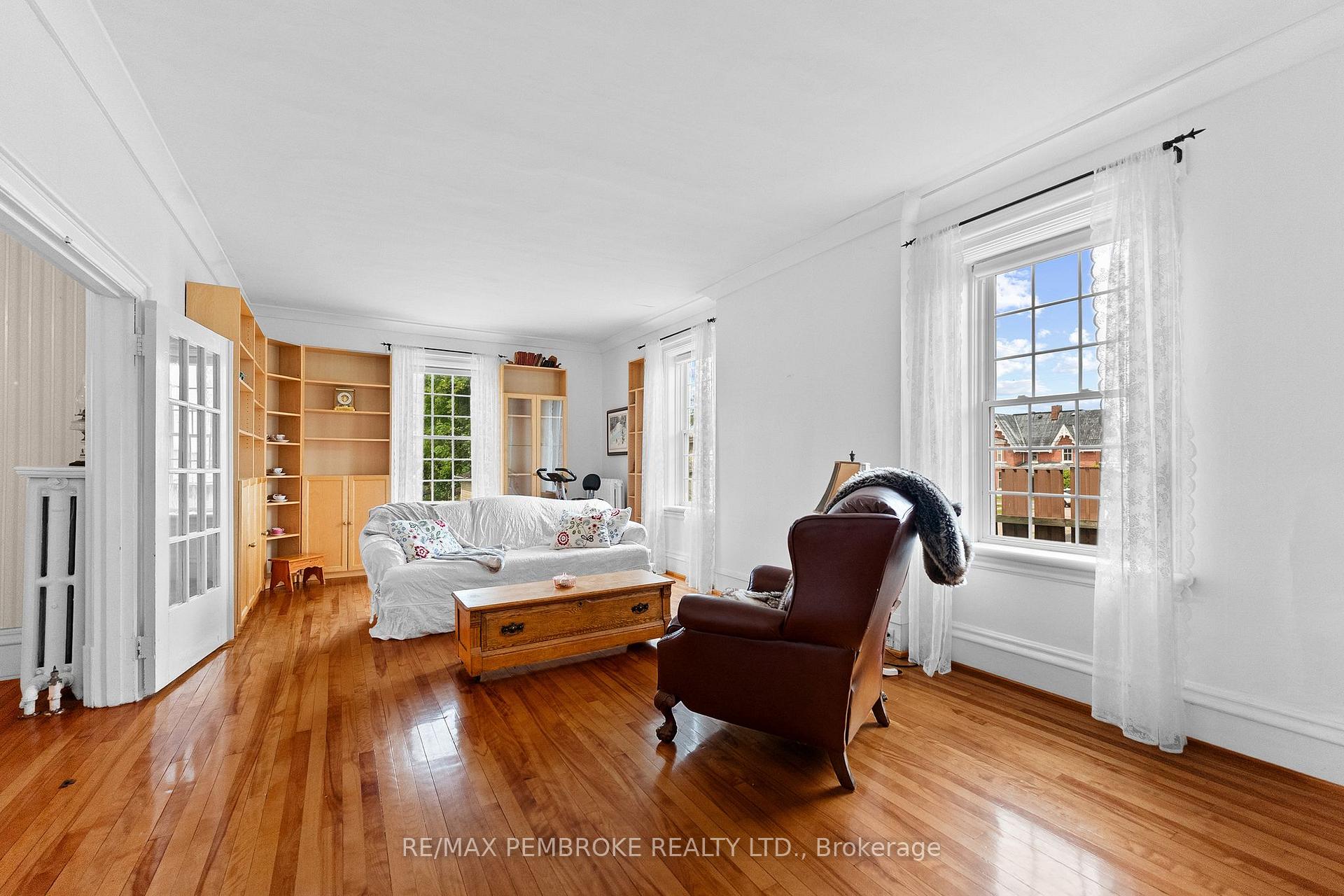 Photo 11 of 233 Catherine Street, Pembroke, Pembroke — HOMEH