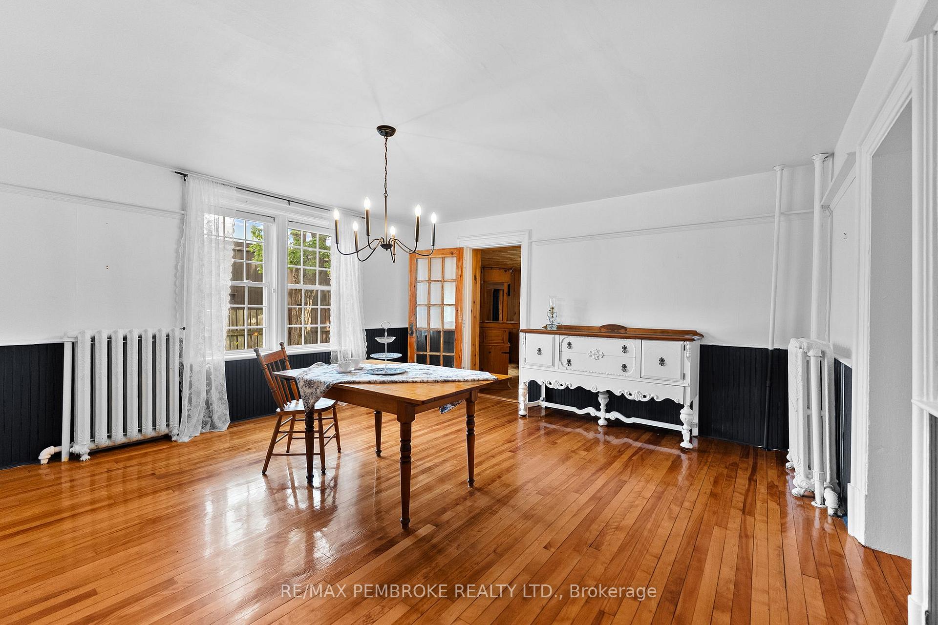 Photo 12 of 233 Catherine Street, Pembroke, Pembroke — HOMEH