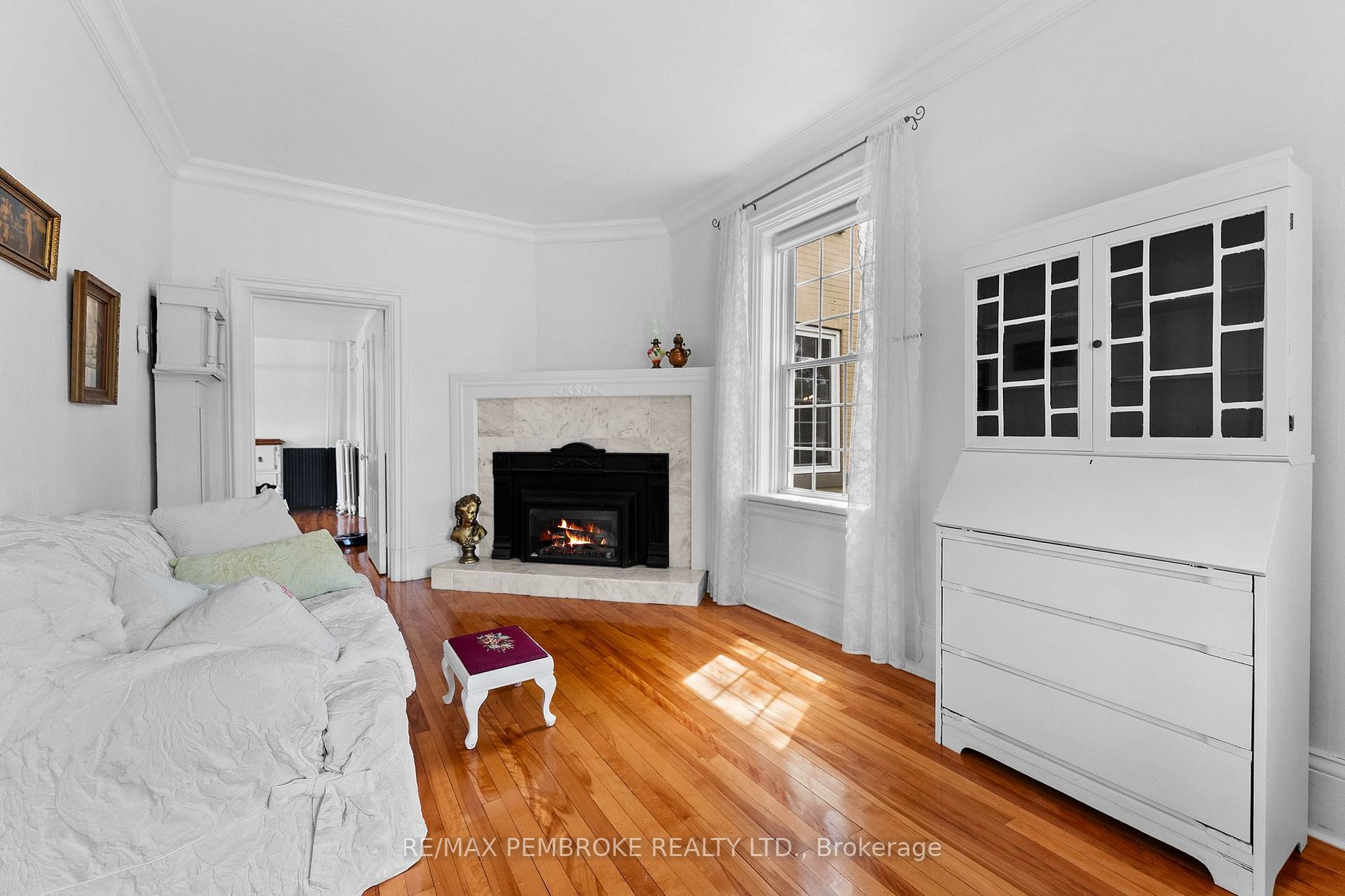 Photo 16 of 233 Catherine Street, Pembroke, Pembroke — HOMEH
