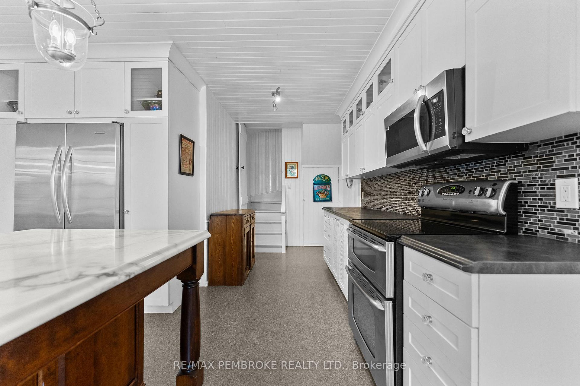 Photo 18 of 233 Catherine Street, Pembroke, Pembroke — HOMEH