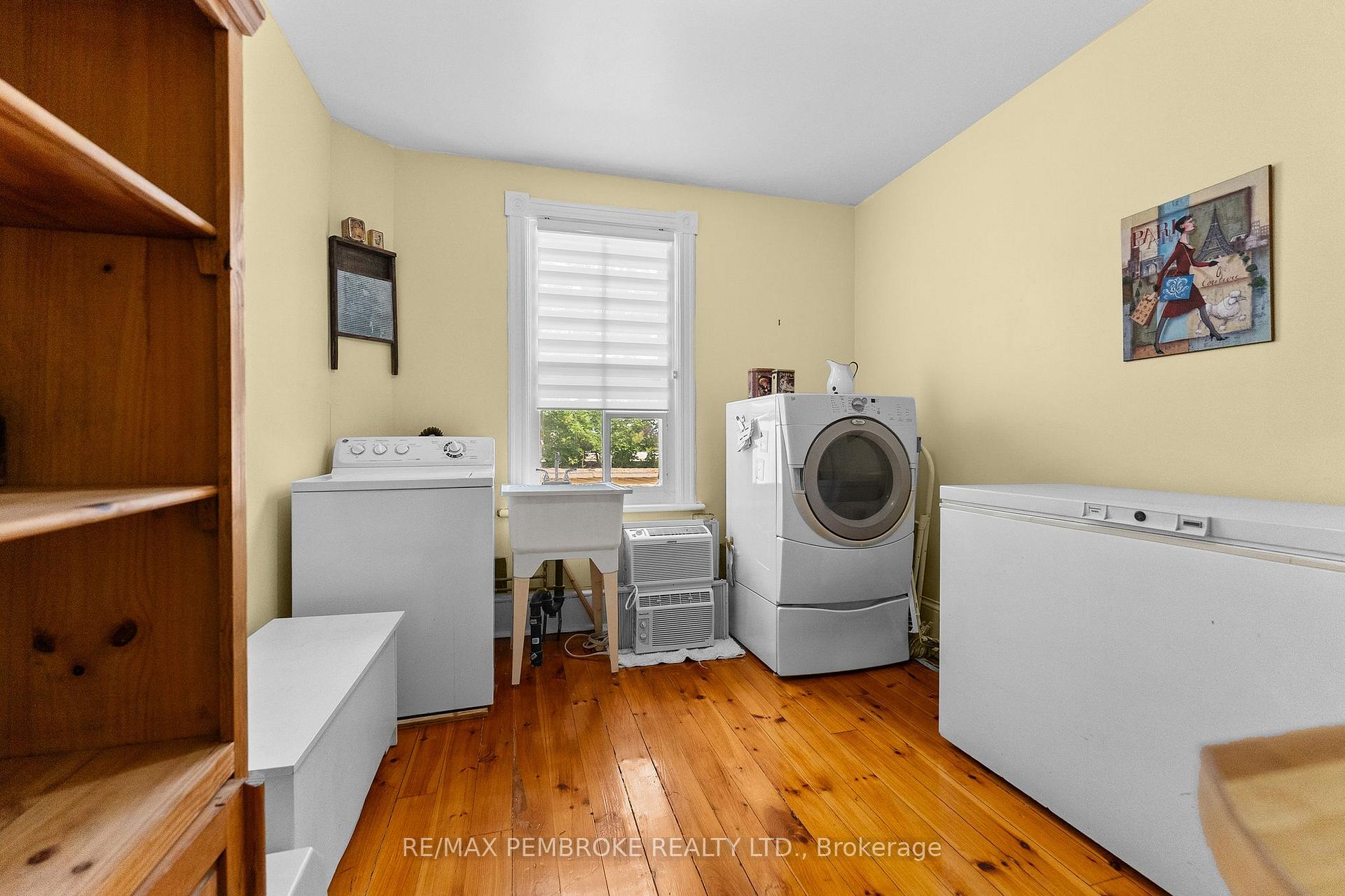 Photo 35 of 233 Catherine Street, Pembroke, Pembroke — HOMEH
