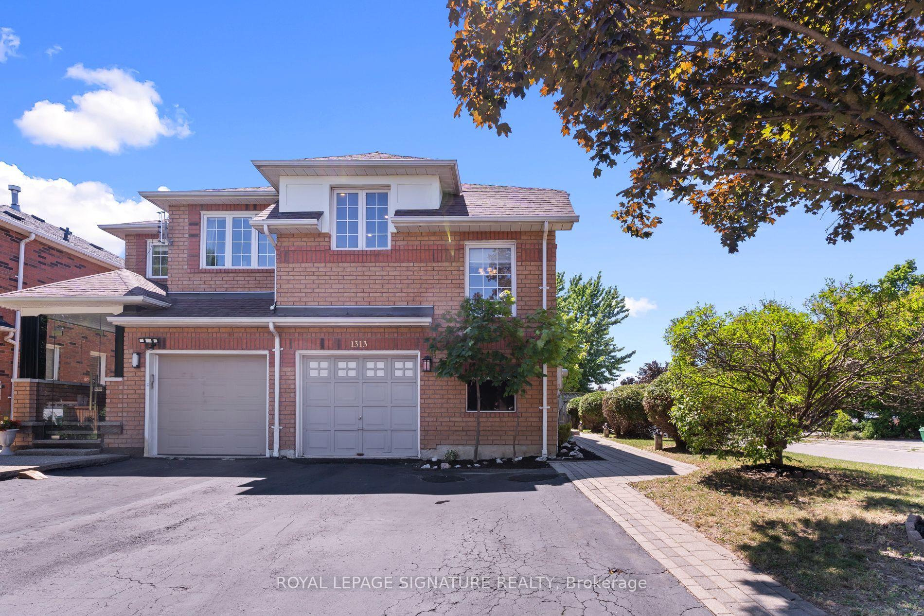 Photo 2 of 1313 Inuit Trail, Mississauga, Meadowvale Village — HOMEH
