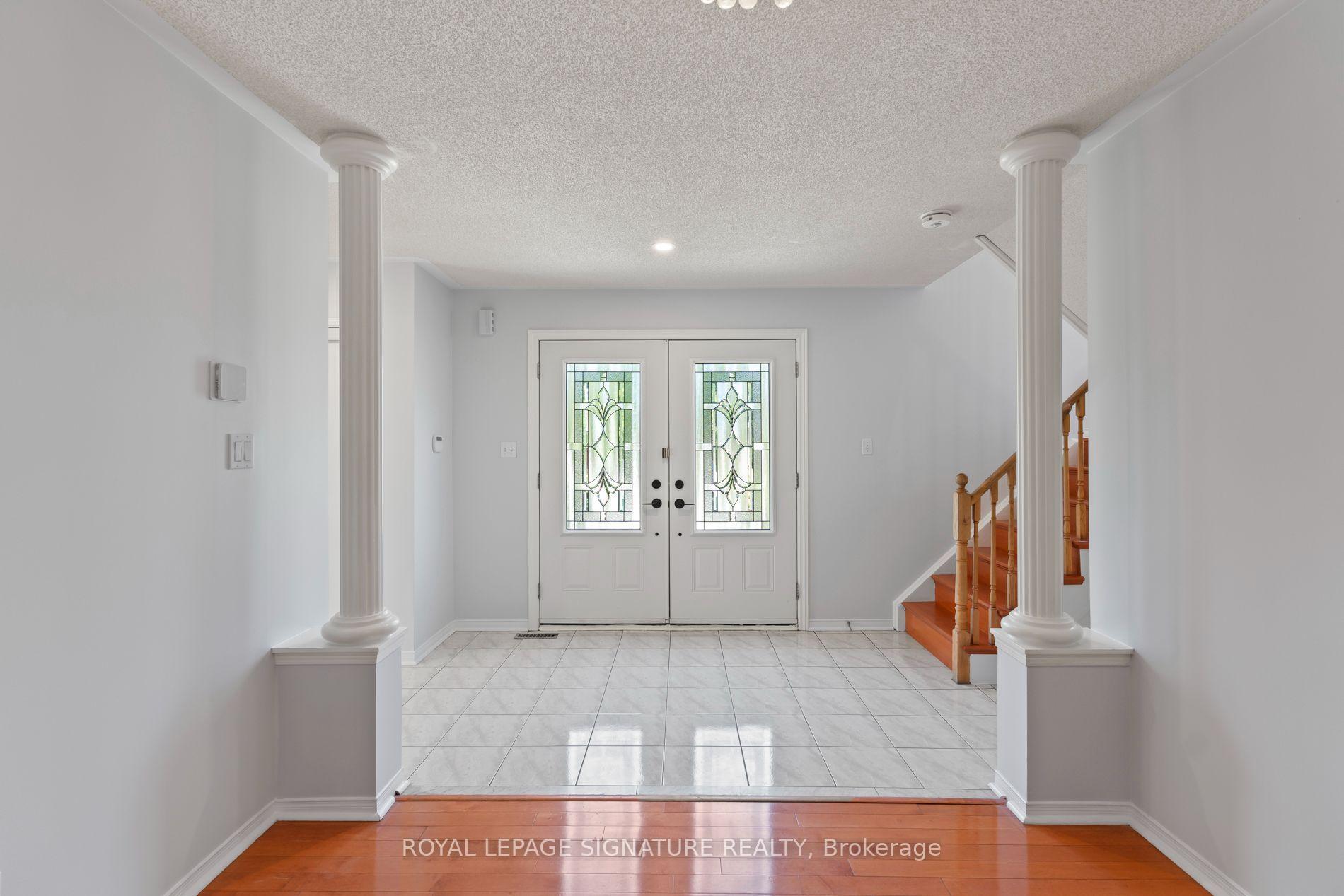Photo 4 of 1313 Inuit Trail, Mississauga, Meadowvale Village — HOMEH