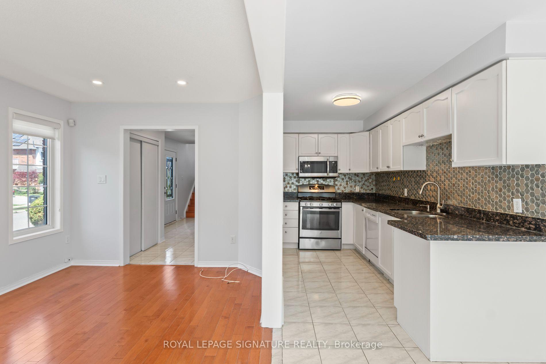 Photo 9 of 1313 Inuit Trail, Mississauga, Meadowvale Village — HOMEH