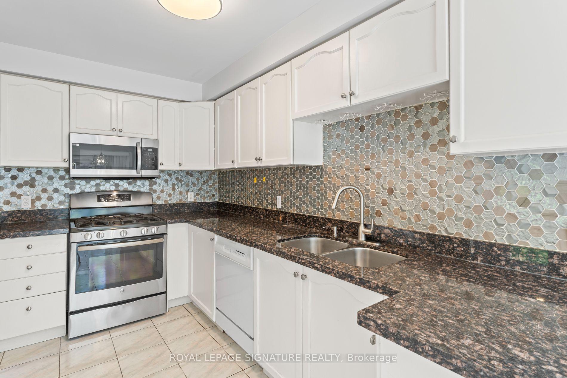 Photo 11 of 1313 Inuit Trail, Mississauga, Meadowvale Village — HOMEH