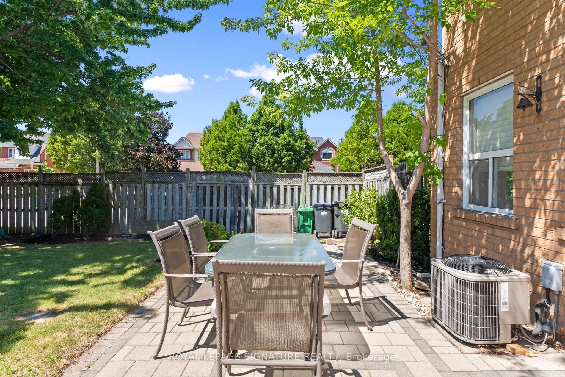 Photo 13 of 1313 Inuit Trail, Mississauga, Meadowvale Village — HOMEH