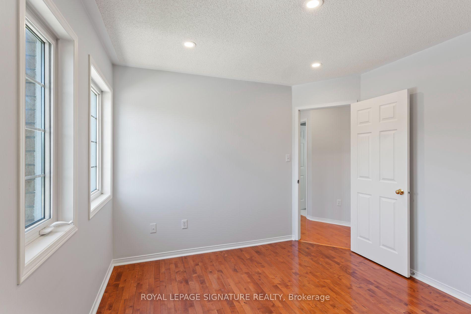 Photo 30 of 1313 Inuit Trail, Mississauga, Meadowvale Village — HOMEH