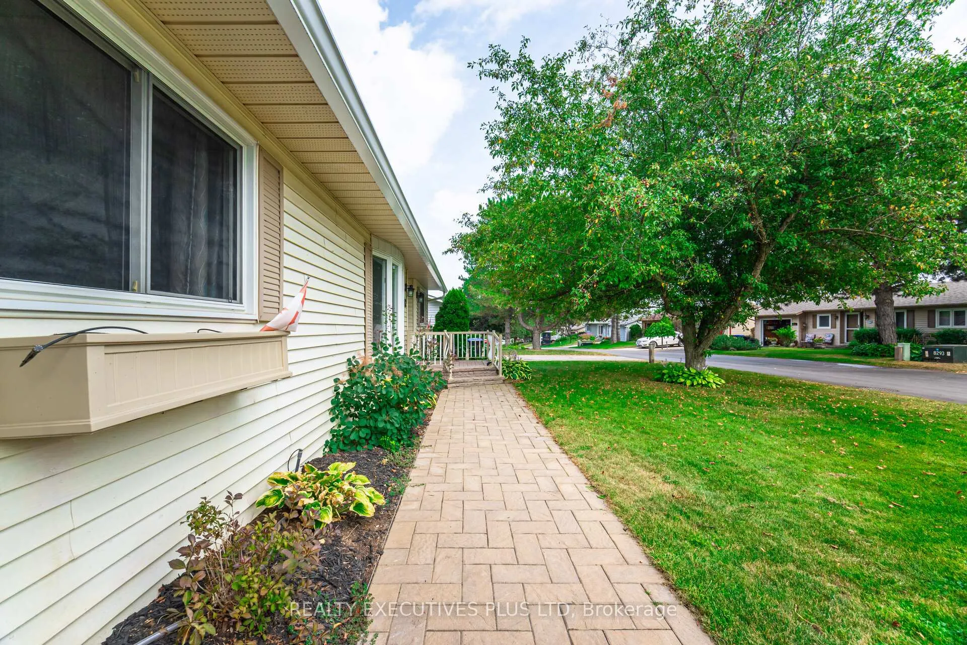 Photo 5 of 112 Tecumseth Pines Drive, New Tecumseth, Rural New Tecumseth — HOMEH