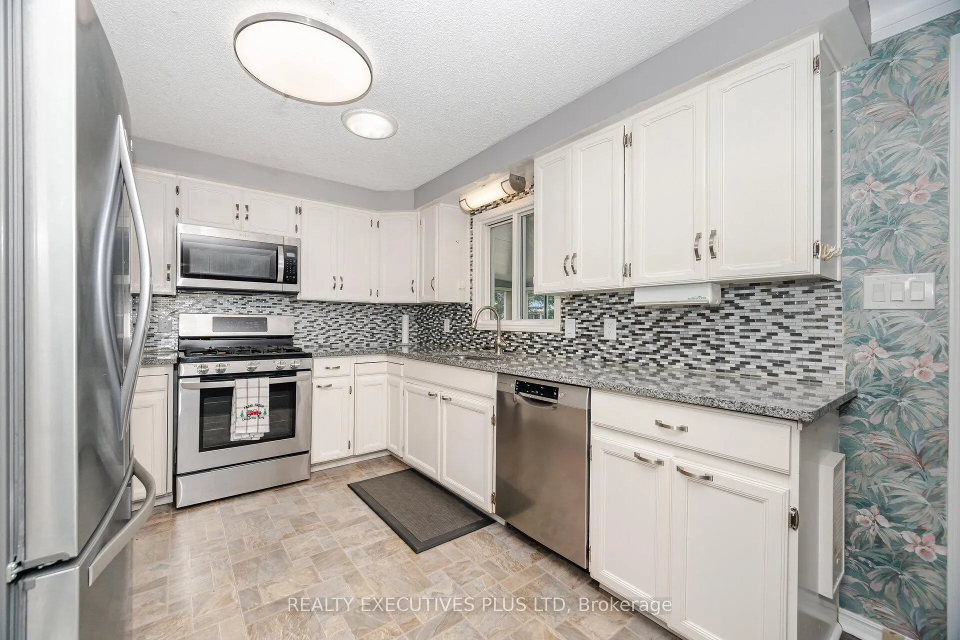 Photo 14 of 112 Tecumseth Pines Drive, New Tecumseth, Rural New Tecumseth — HOMEH
