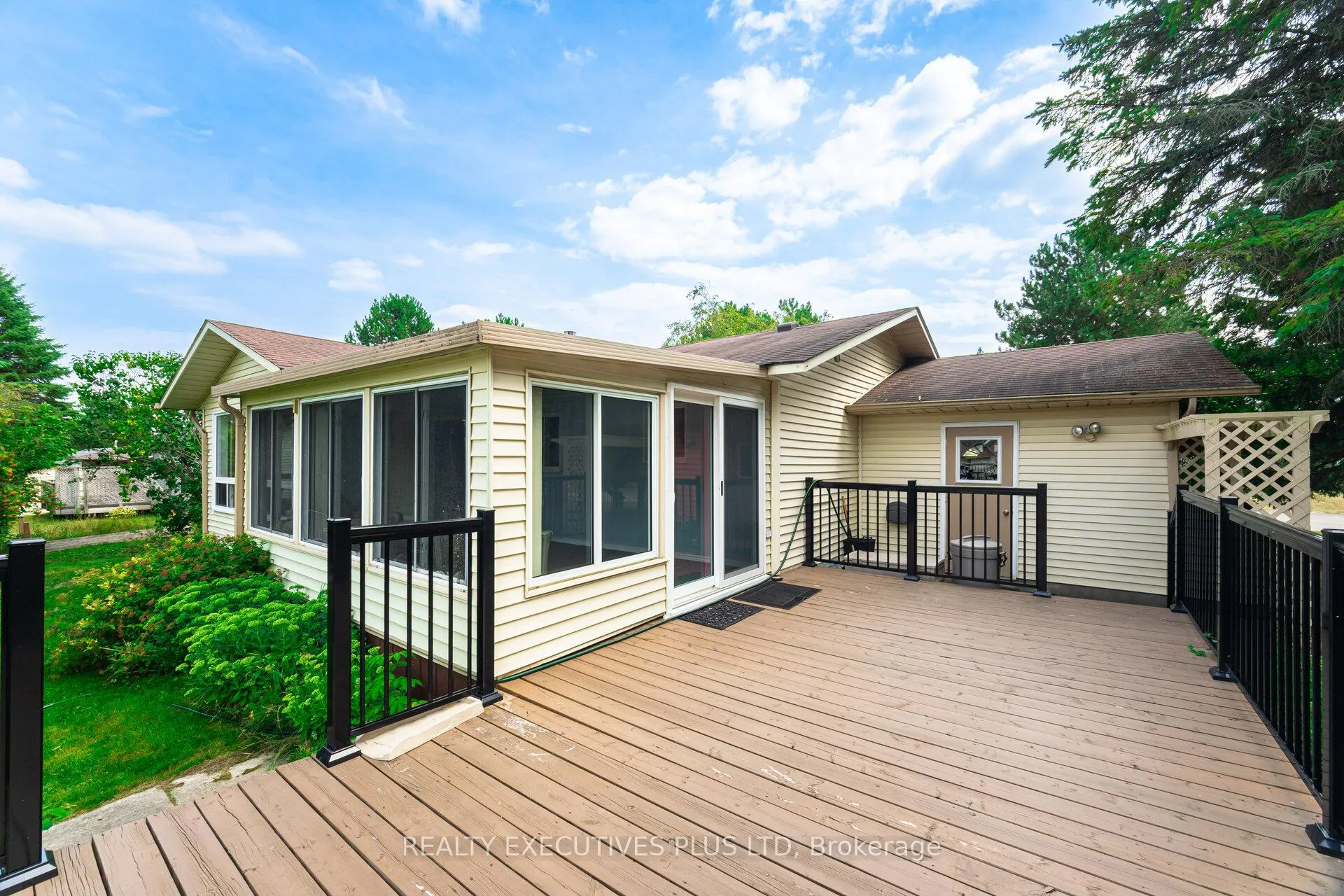 Photo 32 of 112 Tecumseth Pines Drive, New Tecumseth, Rural New Tecumseth — HOMEH